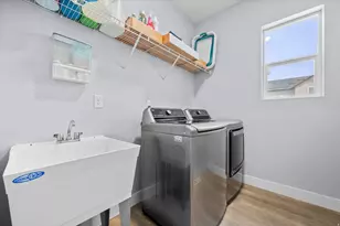 206 E Mount Emmons Dr, Eagle Mountain, UT 84005 - Photo 33