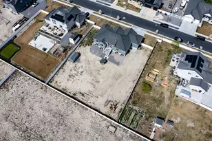 206 E Mount Emmons Dr, Eagle Mountain, UT 84005 - Photo 55