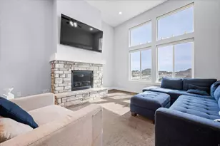 206 E Mount Emmons Dr, Eagle Mountain, UT 84005 - Photo 7