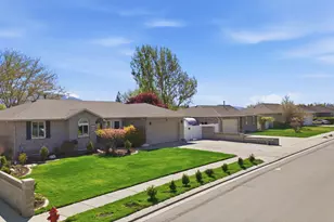 9489 S Kirkside Dr, South Jordan, UT 84009 - Photo 47