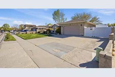 9489 S Kirkside Dr, South Jordan, UT 84009 - Photo 3