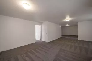 11922 S Bluff View Dr, Sandy, UT 84092 - Photo 17