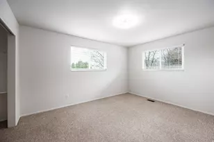 2651 E 2100 S, Salt Lake City, UT 84109 - Photo 9