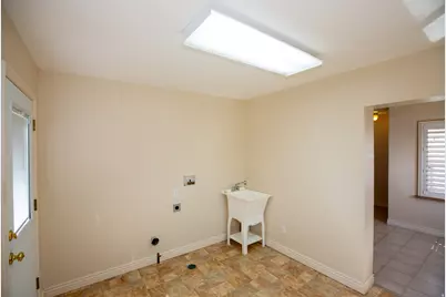 225 N 200 E, Tremonton, UT 84337 - Photo 17