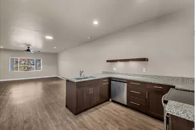 157 W 200 S, Ivins, UT 84738 - Photo 19