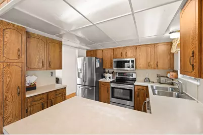 922 E 225 N, Layton, UT 84041 - Photo 7