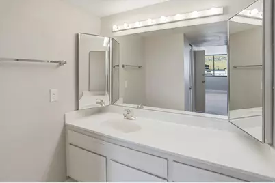 241 N Vine St #1102 E, Salt Lake City, UT 84103 - Photo 31