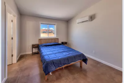 69 N Mount Peale Dr, Moab, UT 84532 - Photo 15