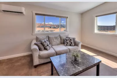 71 N Mount Peale Dr, Moab, UT 84532 - Photo 13