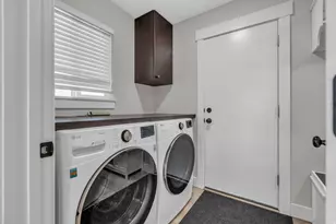 1893 E Lincoln Ln, Holladay, UT 84124 - Photo 11