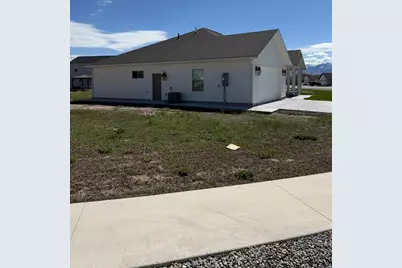 561 E Eagle Dr, Preston, ID 83263 - Photo 3
