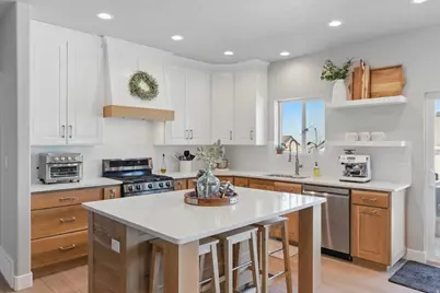 1147 N Carriage Ln, Spanish Fork, UT 84660 - Photo 13