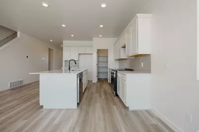 388 E Clear Granite Way, Eagle Mountain, UT 84005 - Photo 7