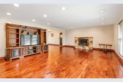 8329 S Escalante Dr, Sandy, UT 84093 - Photo 13