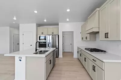 2816 W Aurora Ave, Mapleton, UT 84664 - Photo 5