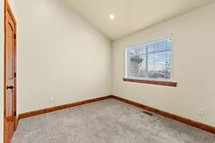 6563 S Lovendahle Ct, Murray, UT 84107 - Photo 17