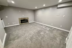 6784 S 1530 E, Cottonwood Heights, UT 84121 - Photo 13