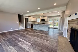 6784 S 1530 E, Cottonwood Heights, UT 84121 - Photo 9