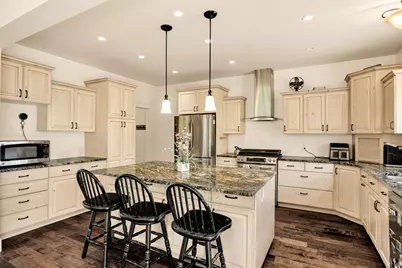 2307 Maple Leaf Dr, Cove, UT 84320 - Photo 9
