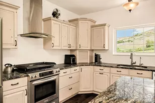 2307 Maple Leaf Dr, Cove, UT 84320 - Photo 11