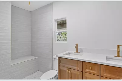 1775 E Rosecrest Dr, Salt Lake City, UT 84108 - Photo 15