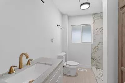 1775 E Rosecrest Dr, Salt Lake City, UT 84108 - Photo 11