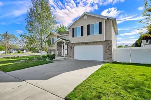 4020 Westlake Dr, Roy, UT 84067 - Photo 3