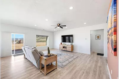 980 W Rock View Dr, Hurricane, UT 84737 - Photo 11