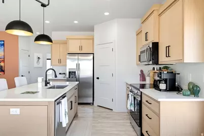 980 W Rock View Dr, Hurricane, UT 84737 - Photo 15