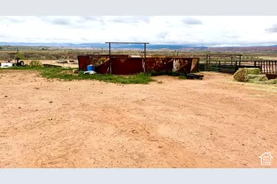 8457 E 6000 N, Lapoint, UT 84039 - Photo 29