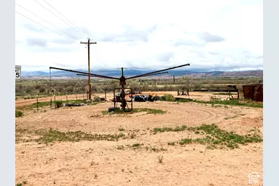 8457 E 6000 N, Lapoint, UT 84039 - Photo 33
