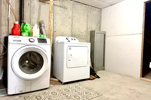 8457 E 6000 N, Lapoint, UT 84039 - Photo 19