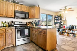 1553 E 6670 S, Cottonwood Heights, UT 84121 - Photo 9