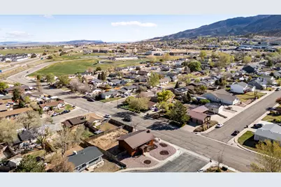 386 W Frontier Cir, Cedar City, UT 84721 - Photo 37