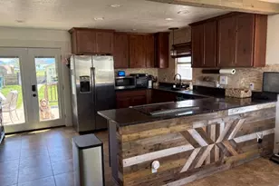 1148 N 3000 W, Clinton, UT 84015 - Photo 3