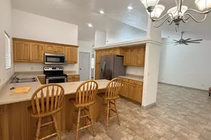 689 W 2050 S, Hurricane, UT 84737 - Photo 9
