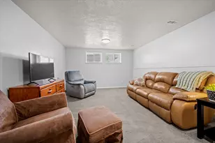184 E 1150 N, Layton, UT 84040 - Photo 19