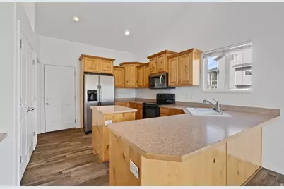 2253 Lone Tree Pkwy, Eagle Mountain, UT 84005 - Photo 13