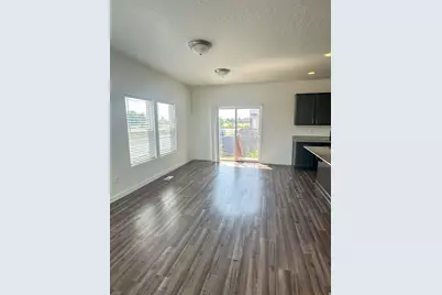 816 N 2175 W, Layton, UT 84041 - Photo 11