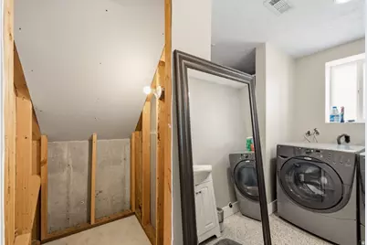 2029 N 1720 W, Clinton, UT 84015 - Photo 31