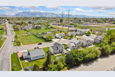 2029 N 1720 W, Clinton, UT 84015 - Photo 35