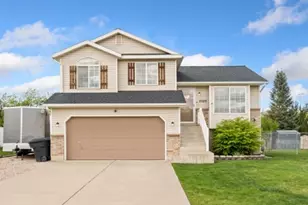 2029 N 1720 W, Clinton, UT 84015 - Photo 3