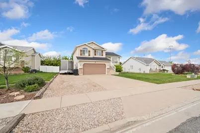 2029 N 1720 W, Clinton, UT 84015 - Photo 3