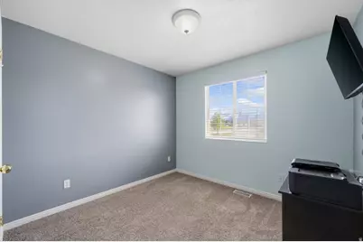 2029 N 1720 W, Clinton, UT 84015 - Photo 21