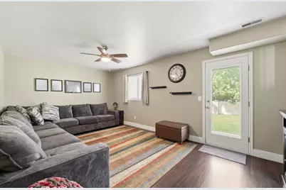 2029 N 1720 W, Clinton, UT 84015 - Photo 15