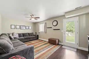 2029 N 1720 W, Clinton, UT 84015 - Photo 15
