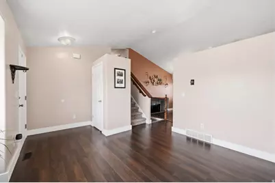 2029 N 1720 W, Clinton, UT 84015 - Photo 9