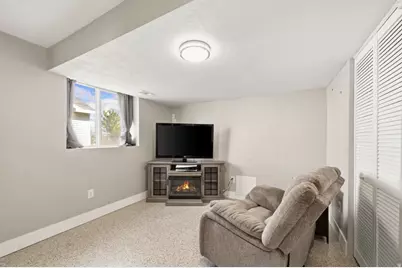 2029 N 1720 W, Clinton, UT 84015 - Photo 27