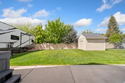 2029 N 1720 W, Clinton, UT 84015 - Photo 33