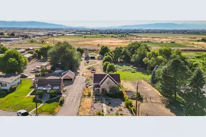 1632 S Main St, Springville, UT 84663 - Photo 3